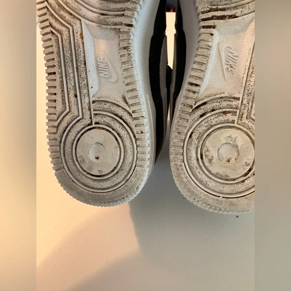 Nike Air Force 1 black/‎ white youth 6.5 (fits women’s 8-8.5)